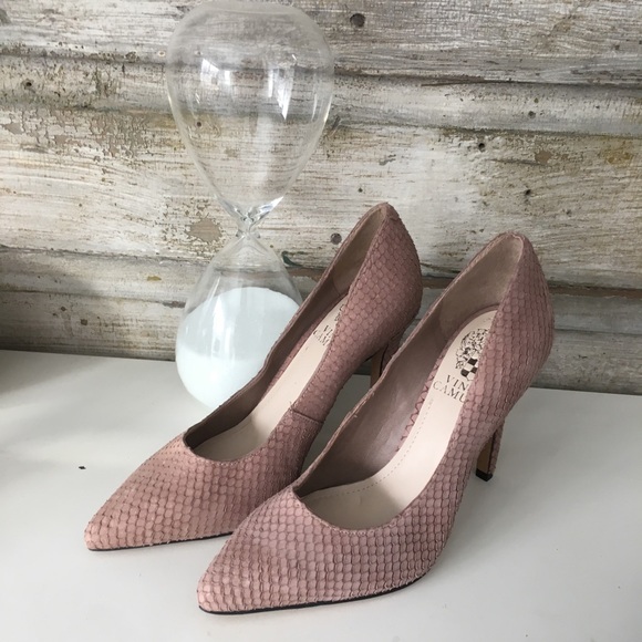 BNWT Vince Camuto Heels - Picture 2 of 4